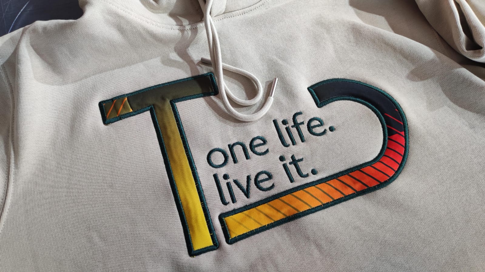 Hoodie OneLife.Live it.